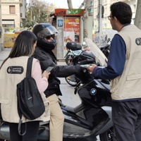 Motos vorera calçada aparcament