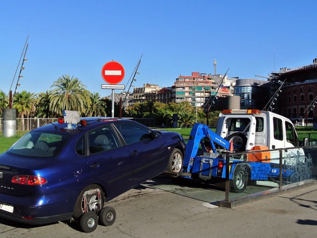Grua Cotxe Aparcament